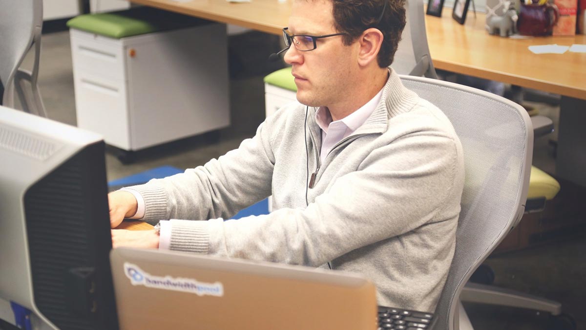 Day In The Life Of An Internet Commenter